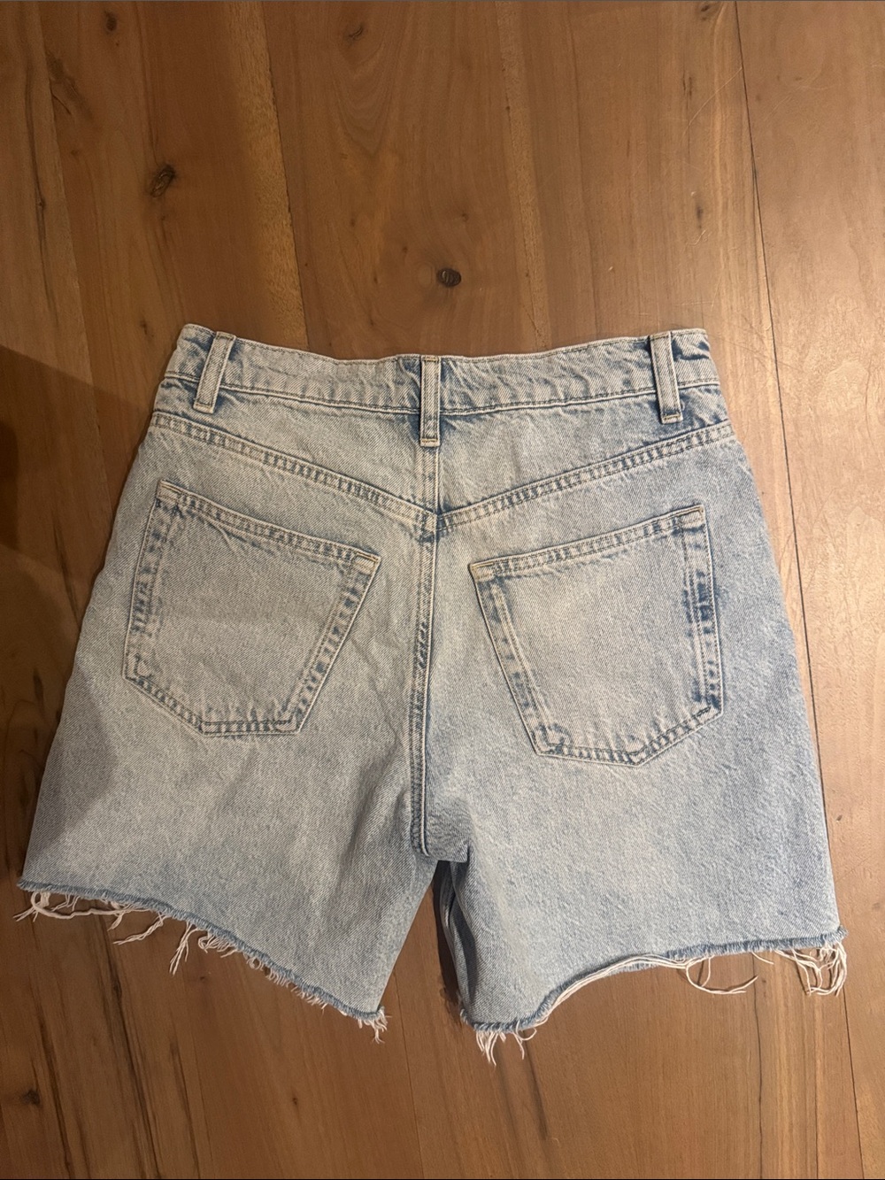 Reformation Raye Midtise Relaxed Jean shorts - Picture 4 of 5